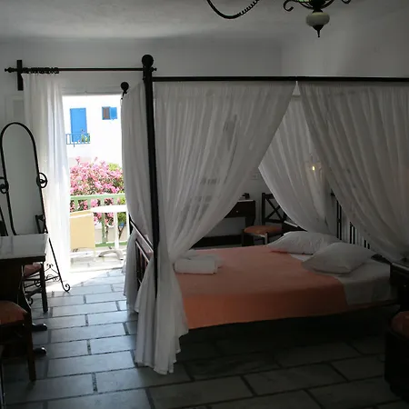 Hotell Adonis And 3*